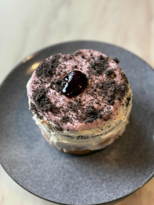Filled with Flavour! Berry & Biscuit Scroll!